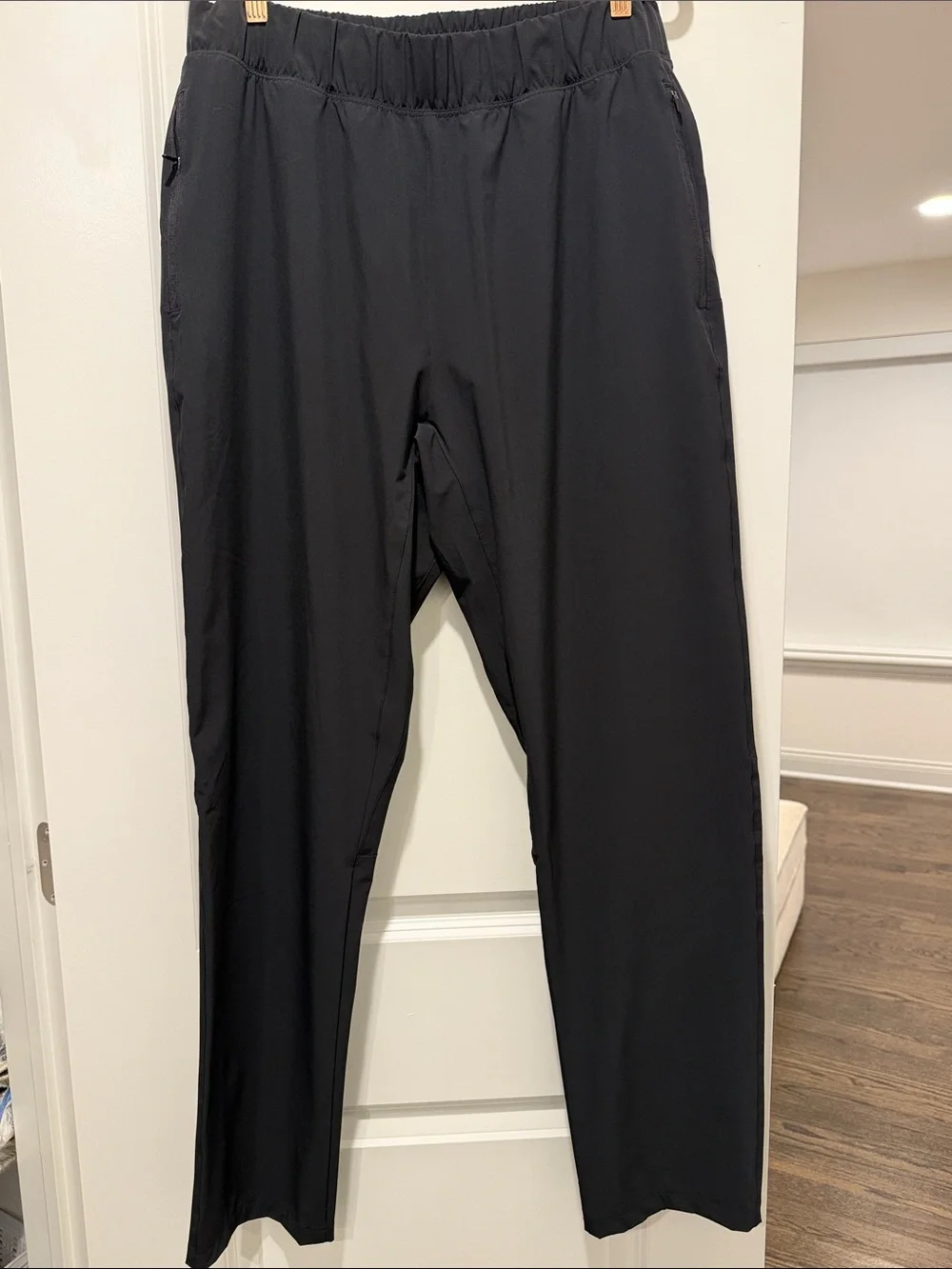 ALO Yoga Women’s Black Performance Joggers